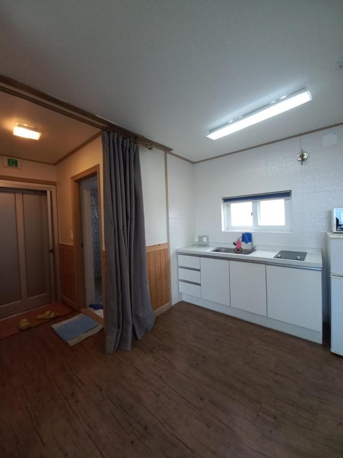 Good Day Pension Seogwipo Exterior foto