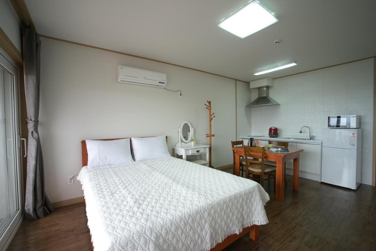 Good Day Pension Seogwipo Exterior foto