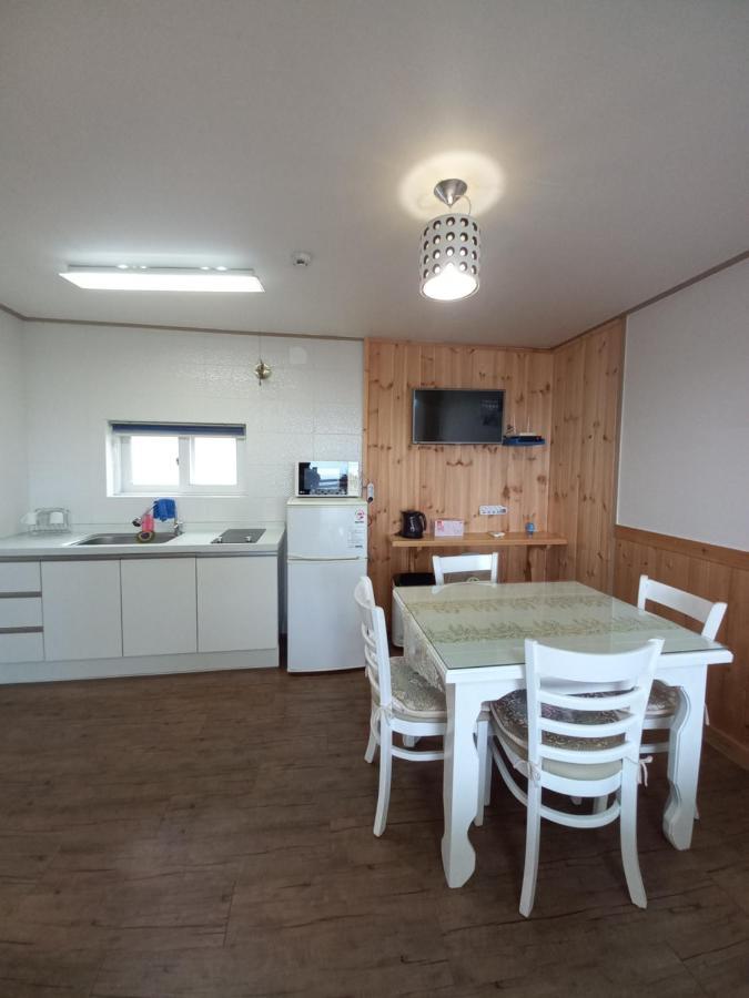 Good Day Pension Seogwipo Exterior foto